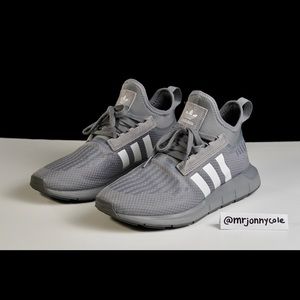 Adidas Swift Run Barrier Men’s Sz. 9.5